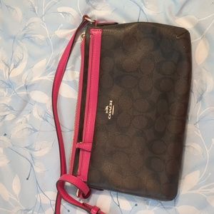 Classic coach crossbody